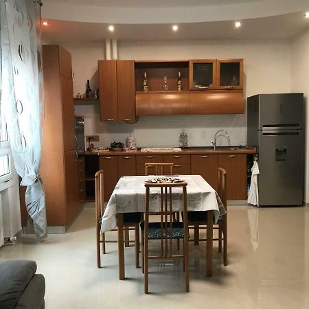 B&B Appartamento Anna Bologna Bagian luar foto